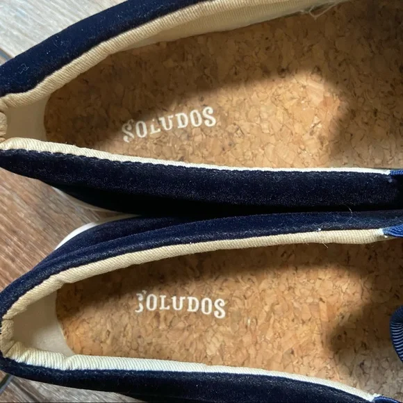 Soludos Kissing Llama Navy Blue Velvet Sneakers Size 8.5